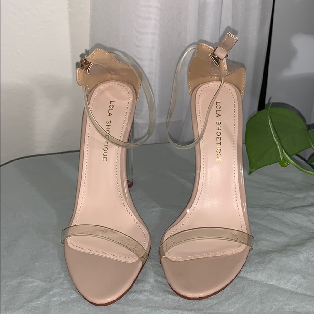 Lola shoetiique size 7